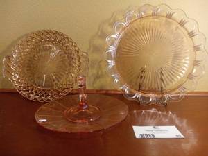 lot 85 image: Pink Depression Glass Plates