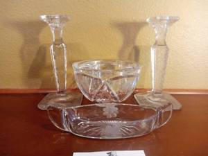 lot 89 image: Beautiful Crystal Set