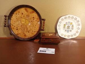 lot 109 image: Vintage Plates