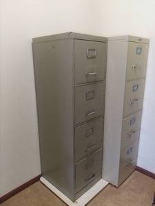 lot 16 image: 2 Metal 4 Drawer 18 x15.5 x 52 Filing Cabinets