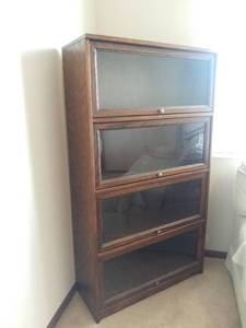 lot 15 image: 32.5 x 16.5 x 30 Vintage Glass Display Cabinet