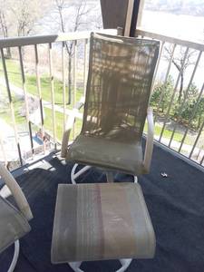lot 12 image: Outdoor Chair Set
