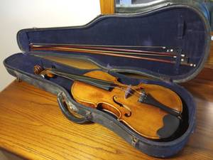 lot 115 image: Rare Antique Carlo Bergonzi 1733 Violin