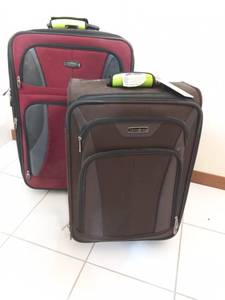 lot 125 image: Suitcase Set