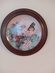 lot 126 image: Beautiful Wall Home Decor Set