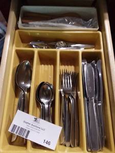 lot 146 image: Kitchen Flateware Set