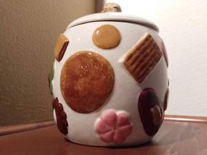 lot 152 image: Vintage 1950s Cookie Jar