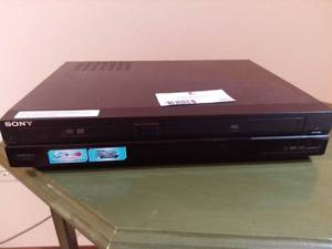 lot 165 image: Sony DVDVHSVideo Casette RecordingDVD Recorder RDR-VX555