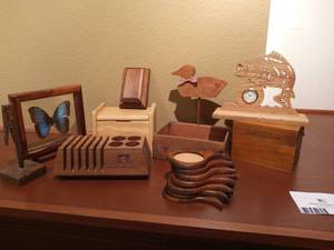 lot 172 image: Wood Decor Collection