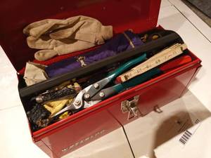 lot 177 image: Vintage Waterloo Toolbox Full