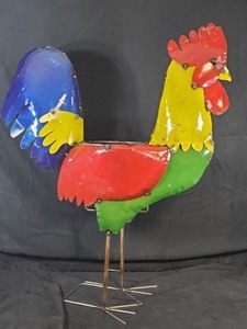 lot 12 image: New Large Recycled Metal Garden Art Rooster Planter