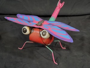 lot 14 image: New Recycled Metal Garden Art Dragonfly