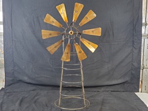 lot 33 image: New Recycled Metal Garden Art Windmill