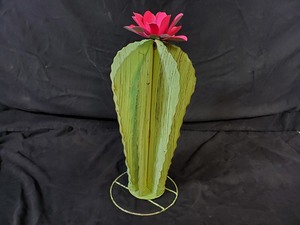 lot 41 image: New Medium Recycled Metal Garden Art Flowering Cactus