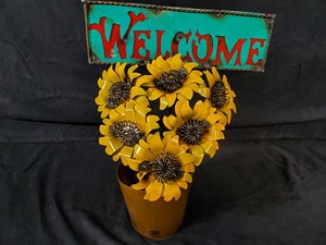 lot 62 image: New Recycled Metal Garden Art Sunflowers Welcome Sign