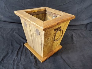 lot 64 image: Wood Planter