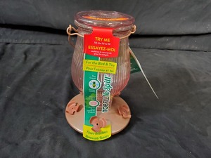 lot 72 image: New Top Fill No Spill Hummingbird Feeder
