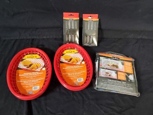 lot 80 image: New BBQ Items