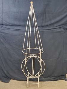 lot 11A image: New Garden Decoration  Vine Trellis