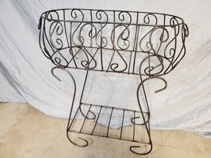 lot 6 image: New Welded Metal Plant Stand