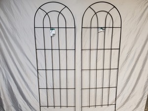 lot 7 image: 2 New Metal Garden Trellis