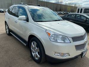 lot 8 image: 2011 Chevrolet Traverse LTZ AWD
