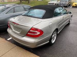 lot 18 image: 2004 Mercedes CLK300