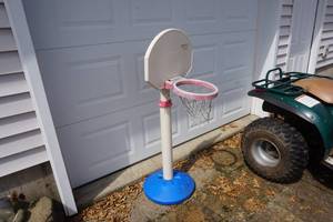 lot 31 image: Plastic Nerf Basket ball Hoop With Weighted Base