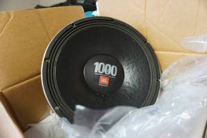 lot 73 image: 2 - JBL Model 1200 GTI 12 Subwoofer Stereo Speakers