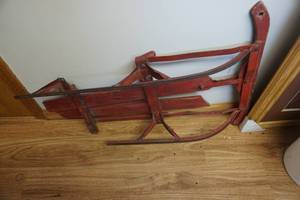 lot 76 image: Antique Snow Sled