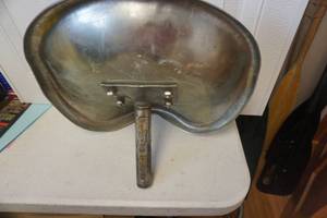 lot 77 image: Chrome Tractor Seat Converted To Bicycle Mount