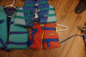 lot 81 image: Lot of 3 - Life Jackets