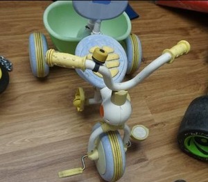 lot 95 image: Childrens Plastic Turtle Seat Pedal Trike