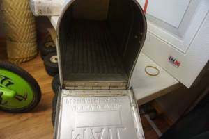 lot 135 image: Large Metal Mail Box