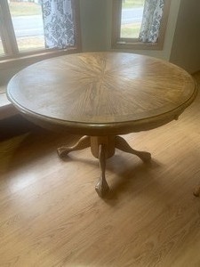 lot 7 image: Solid Wood Pedestal Dinning Room Table