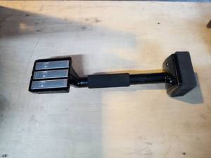 lot 9 image: 4-18 in. Wide Economy Knee Kicker by QEP