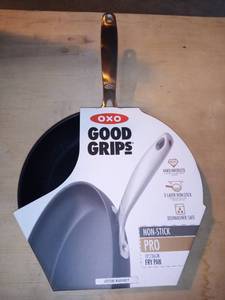 lot 20 image: Good Grips 10 in. Hard-Anodized Aluminum Ceramic Nonstick Frying Pan in Black by OXO