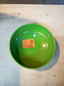 lot 25 image: 96 oz. Shamrock XL Bistro Serving Bowl by Fiesta
