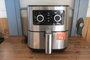 lot 58 image: Insignia - 5-qt. Analog Air Fryer - Stainless Steel