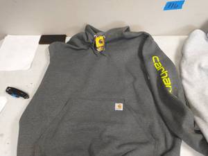 lot 116 image: 2 MENS CARHARTT HOODIES SZ XL
