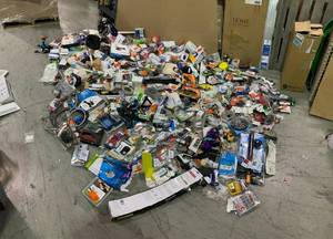 lot 1 image: Lot of assorted tools and misc Customer Returns See Pictures