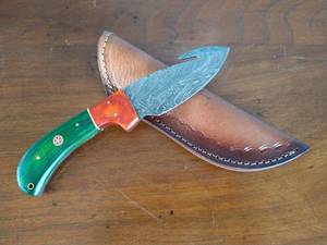 lot 2 image: Damascus Steel Fixed Blade Knife - Drop Point & Gut Hook