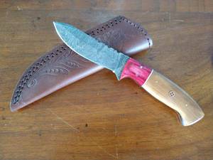lot 4 image: Damascus Steel Fixed Blade Knife - Spear Point