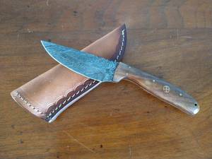 lot 8 image: Damascus Steel Fixed Blade Knife - Straight Back