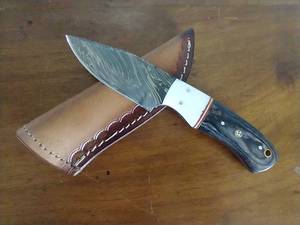 lot 16 image: Damascus Steel Fixed Blade Knife - Drop Point