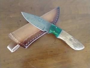lot 25 image: Damascus Steel Fixed Blade Knife - Drop Point