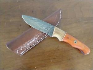 lot 26 image: Damascus Steel Fixed Blade Knife - Drop Point