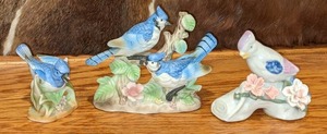 lot 140 image: Collectible Blue Jay Figurines