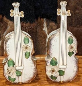 lot 142 image: Pair of Lefton Cello Planters