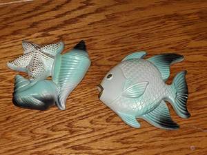 lot 143 image: Miller Studio Chalkware Fish & Shells Wall Plaques